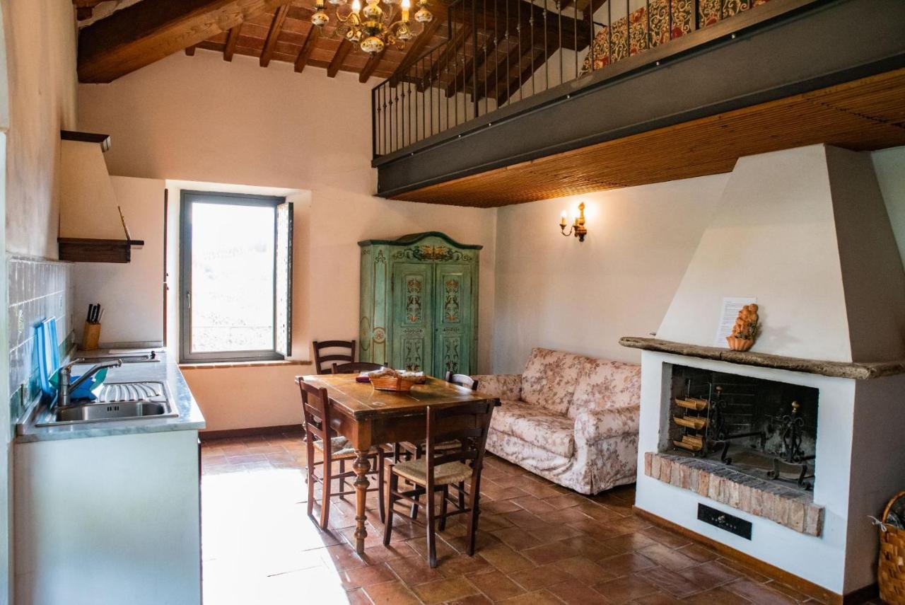 Le 7 Camicie Aparthotel Castelnuovo dellʼAbate Exterior foto